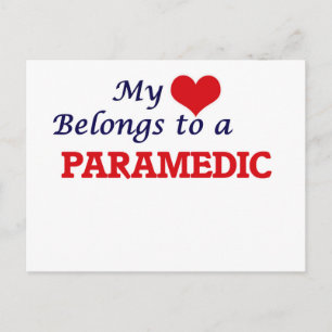 Mein Herz gehört einem Paramedic Postkarte