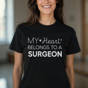Mein Herz gehört einer Chirurgen-Niedlichen Chirur T-Shirt