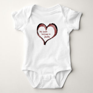 Mein Herz gehört zu Daddy, anpassbar Baby Strampler