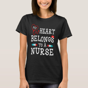Mein Herz gehört zu einer Krankenpflegeseite-Zitat T-Shirt