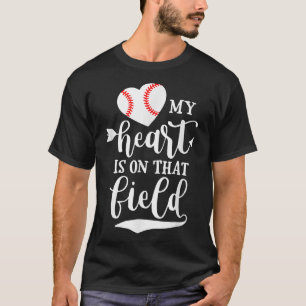 Mein Herz ist auf diesem Feld Baseball Player Mama T-Shirt