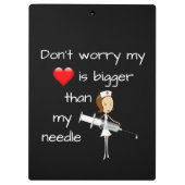 Mein Herz ist größer als meine Nadel Klemmbrett (Rückseite)