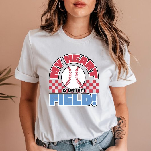 Mein Herz steht auf diesem Feld - Baseball-Mama T-Shirt