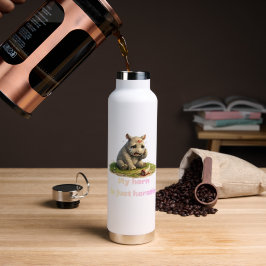 Mein Horn ist nur Keratin – Nashorn mit gebrochene Trinkflasche