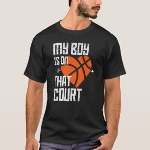 Mein Junge ist auf diesem Hof Niedliche Basketball T-Shirt