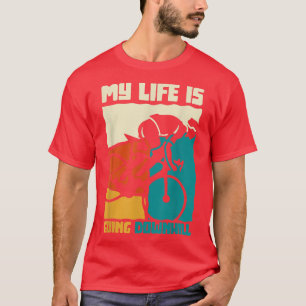 Mein Leben geht gerade mit dem Fahrrad Bi T-Shirt