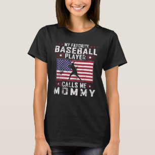 Mein Lieblings-Baseballspieler ruft mich Mama Moth T-Shirt