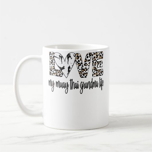 Mein Muay-Thai-Oma-Leben Muay-Thai-Großmutter Kaffeetasse (Links)