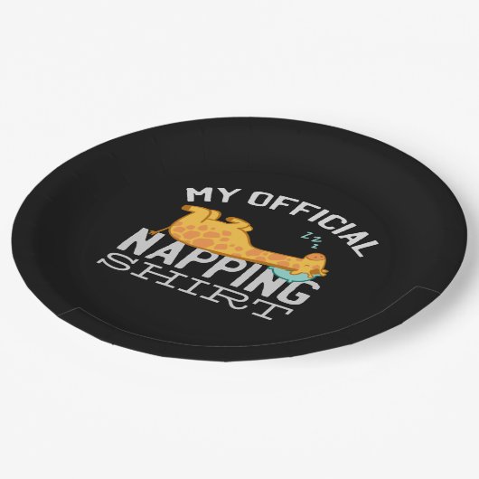 Mein offizielles Shirt - Lazy schlafend Giraffe Pappteller (Schrägansicht)