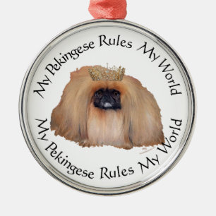 Mein Pekingese beherrscht meine Welt Silbernes Ornament