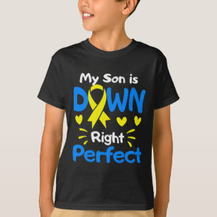 Mein Sohn ist unten perfekt unten Syndrom Awarene T-Shirt