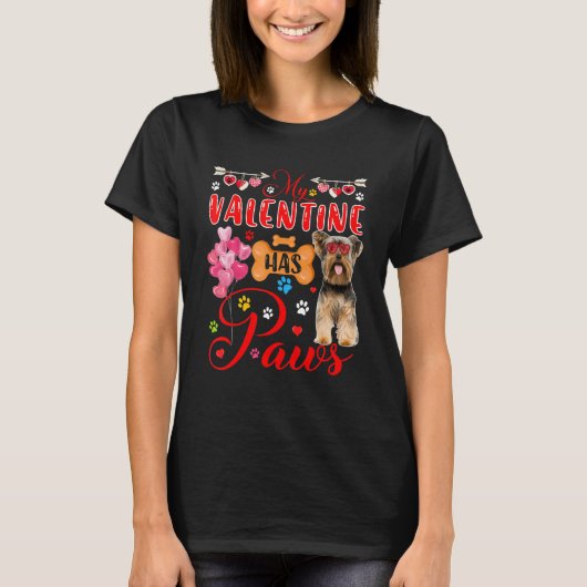 Mein Valentine hat eine Paws Yorkshire Terrier-Son T-Shirt (Vorderseite)
