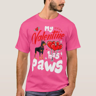 Mein Valentine hat Paws Doberman Dog Lovers Valent T-Shirt