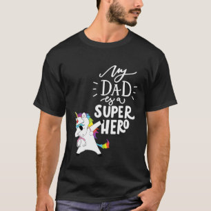 Mein Vater ist ein Superheld - stolze Medizinfamil T-Shirt