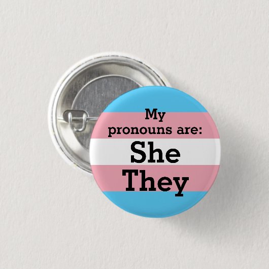 Meine Aussprache lautet: Sie - Trans Flag Button (Vorne & Hinten)