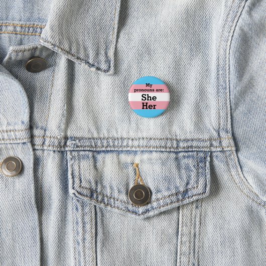 Meine Aussprache lautet: Sie - Trans-Flagge Button (Beispiel)