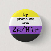 Meine Aussprache lautet: Ze/Hir - Nichtbinäre Flag Button (Vorderseite)