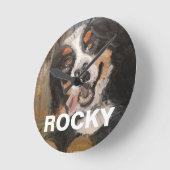 Meine besten Freunde Dog Rocky, Bernese Mountain D Runde Wanduhr (Winkel)