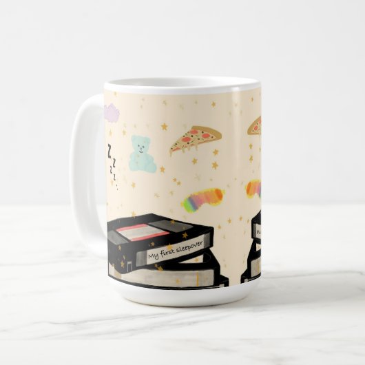 Meine erste Sleepover - Dreamcore VHS Nostalgie Kaffeetasse (Vorderseite Links)