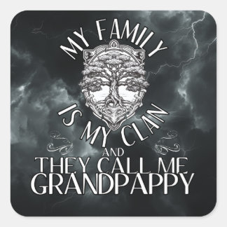 Meine Familie ist mein Clan, und sie nennen mich G Quadratischer Aufkleber