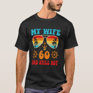 Meine Frau ist 60 und immer noch heiß Vintage Kreu T-Shirt