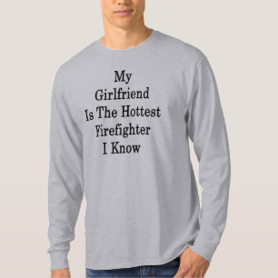 Meine Freundin ist der heißeste Feuerwehrmann, de T-Shirt