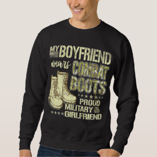 Meine Freundin trägt Kampfstiefel - Militärmädchen Sweatshirt