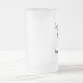 Meine Freundin tritt Hintern am Felsen-Klettern Mattglas Bierglas (Mittel)