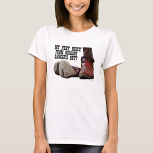 Meine Fülle ist durch das Kicken des Hinterns des T-Shirt