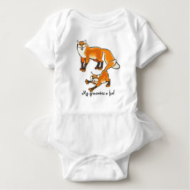 Meine Graunties sind ein Fuchs! Niedliche Fuchsgra Baby T-shirt