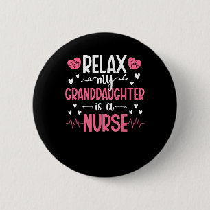 Meine Großtochter ist ein Krankendielen eines Kran Button