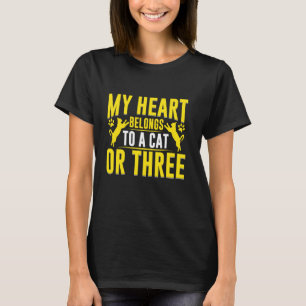 Meine Herz gehört einer Katze oder drei Katzen-Opa T-Shirt