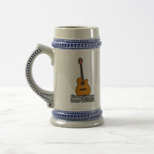 Meine innere Gitarristin kanalisieren. vintage far Bierglas