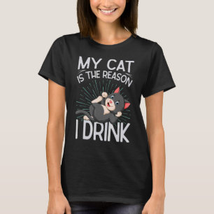 Meine Katze ist der Grund, warum ich Weinwitze tri T-Shirt