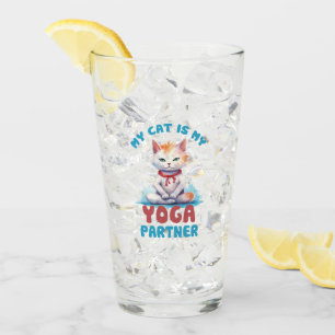 Meine Katze ist meine Yogapartnerin - eine adorabl Glas