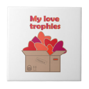 Meine Liebe-Trophäen in Schachtel voller Valentinh Fliese