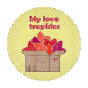 Meine Liebe-Trophäen in Schachtel voller Valentinh Schneidebrett