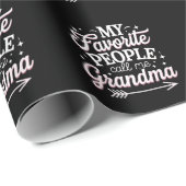 Meine Lieblingsmenschen nennen mich Großmutter Mut Geschenkpapier (Rolleneckpunkt)