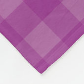 Meine Lieblingsmenschen nennen mich Oma Lila Gingh Fleecedecke (Ecke)