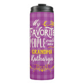 Meine Lieblingsmenschen nennen mich Oma Lila Gingh Thermosbecher (Vorderseite)