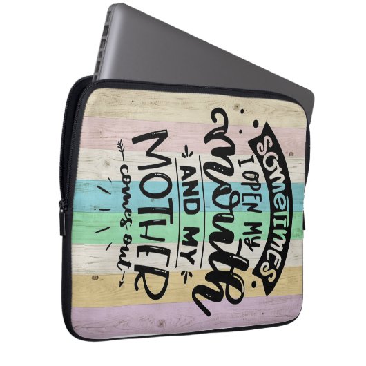 Meine Mutter bekommt ein Geschenk von ihrer Mutter Laptopschutzhülle (Vorne Rechts)