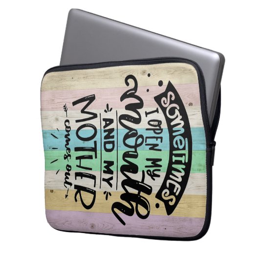 Meine Mutter bekommt ein Geschenk von ihrer Mutter Laptopschutzhülle (Vorderseite Links)