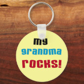 Meine Oma Rocks T - Shirt und Geschenke Schlüsselanhänger (Vorderseite)