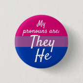 Meine Pronomen sind "Sie Er"- "Bi Flag" Button (Vorderseite)
