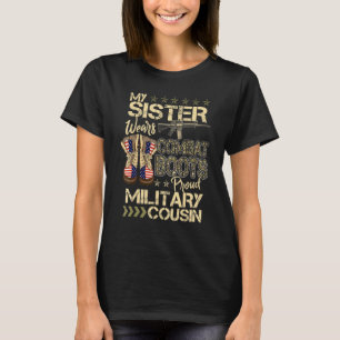 Meine Schwester trägt Kampfstiefel mit großem mili T-Shirt