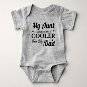 Meine Tante ist definitiv Cooler als mein Da Funny Baby Strampler