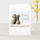 Meine Tochter trägt Kampfstiefel Karte (Gelbe Blume)