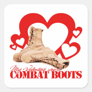 Meine Valentin trägt Kampfstiefel Quadratischer Aufkleber