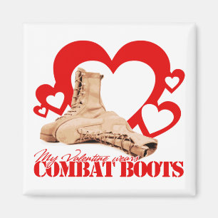 Meine Valentine trägt Kampfstiefel Magnet