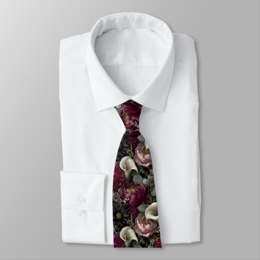 Melancholisches Blumenmuster mit Dahlien und Calla Krawatte (Gebunden)